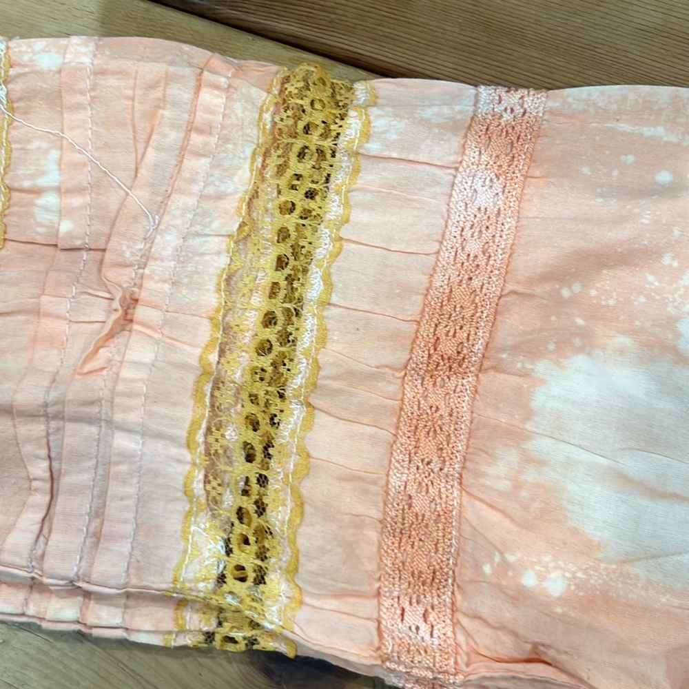 A Rare Bird Women's Boutique Peach and White Button-Up Top - Picture 10 of 11
